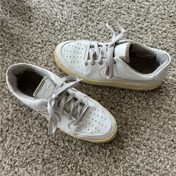 Nike Air Force 1’s Size 8 - Picture 2 of 2
